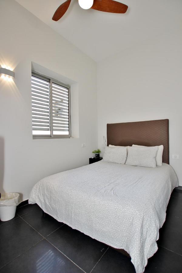 Apartment Vacation In Tlv Next To Hilton With Balcony *